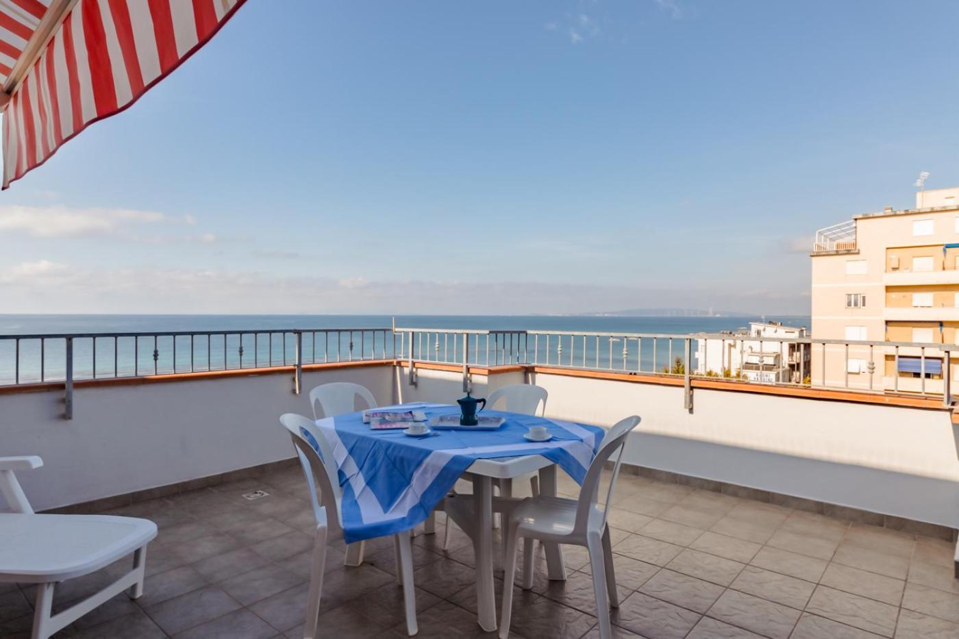 Le Terrazze Villa Follonica Oda fotoğraf